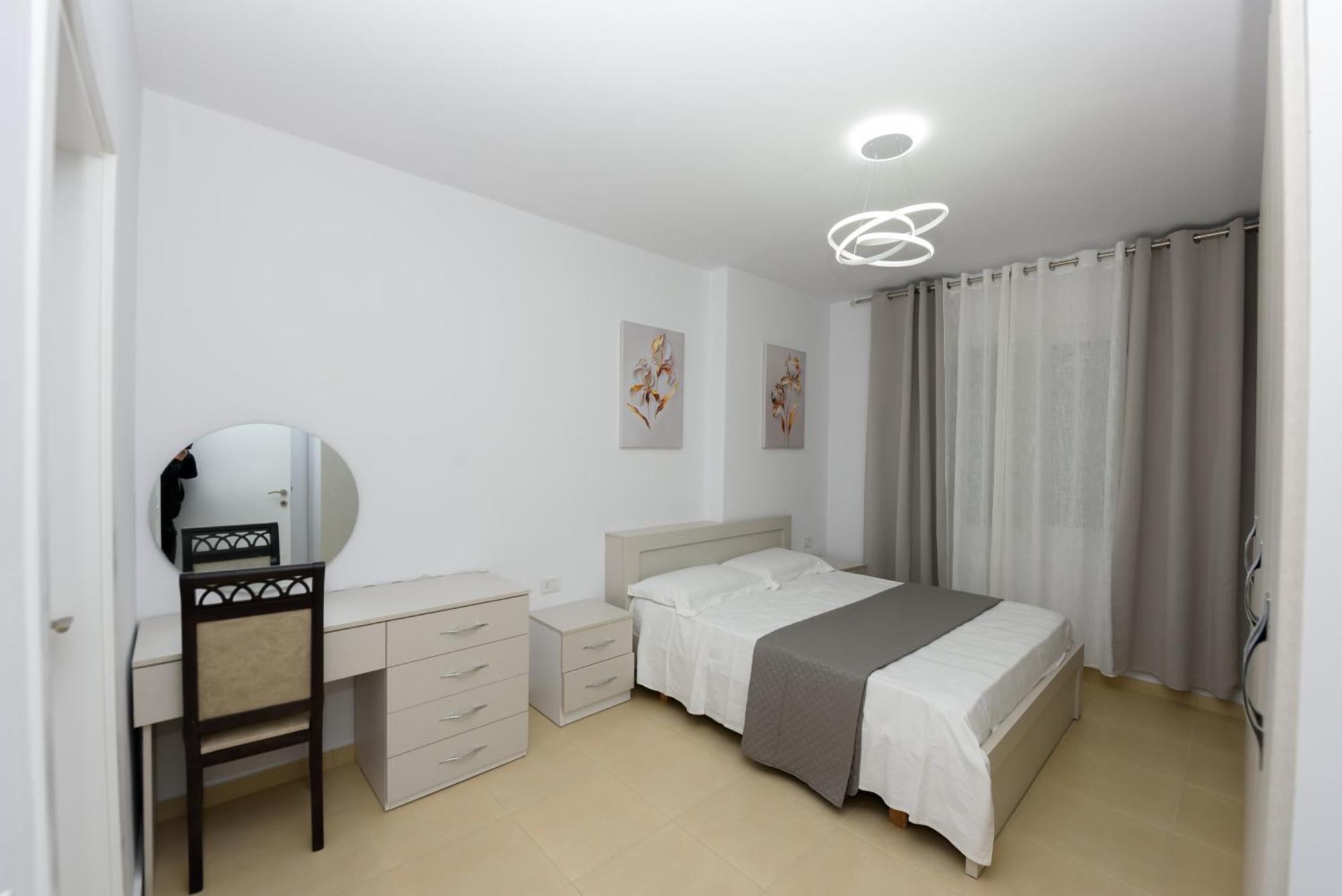 Sara * Vlorë